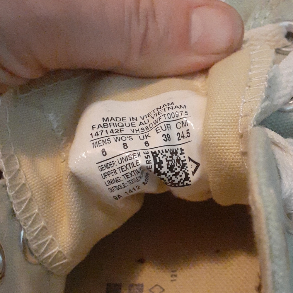 Converse - Picture 3 of 3